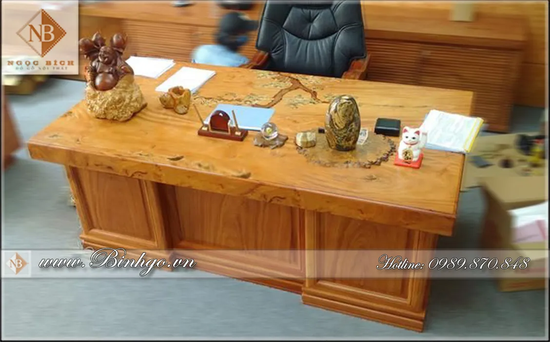 Bàn làm việc mặt bàn gỗ Gõ Đỏ nguyên khối với thiết kế hiện đại và sang trọng