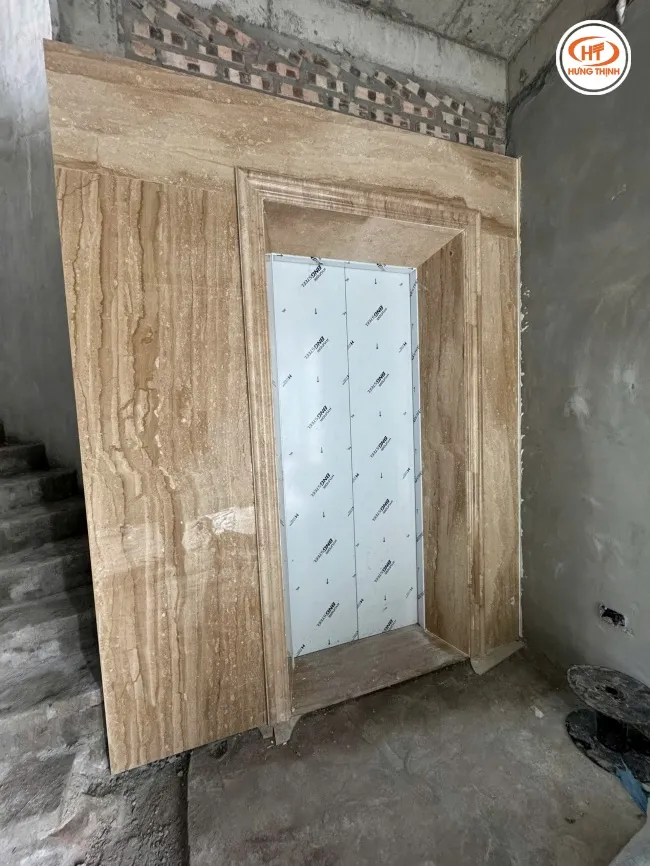 Bề mặt đá vân gỗ tự nhiên bóng mịn, dễ vệ sinh