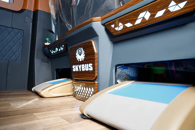 Bệ gác chân xe limousine