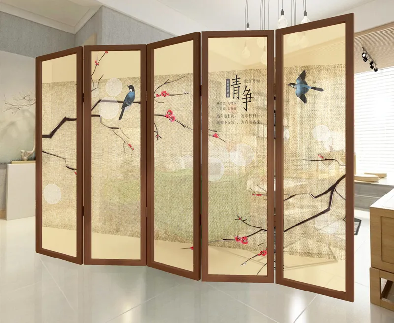 Sử dụng bình phong gỗ làm vách ngăn giữa các khu vực chức năng trong nhà phố hiện đại