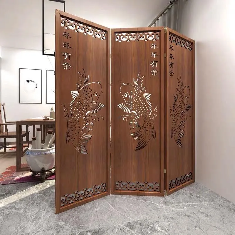 Mẫu bình phong gỗ phòng khách với hoa văn tinh xảo giúp không gian thêm phần sang trọng