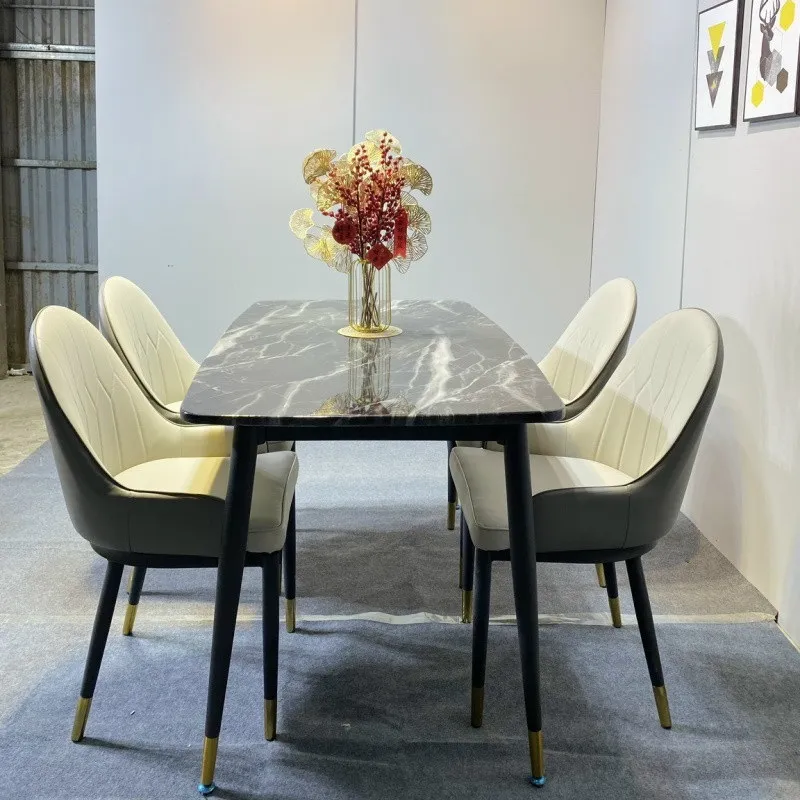 Bộ bàn ăn mặt đá tự nhiên có độ bền và tuổi thọ vượt trội