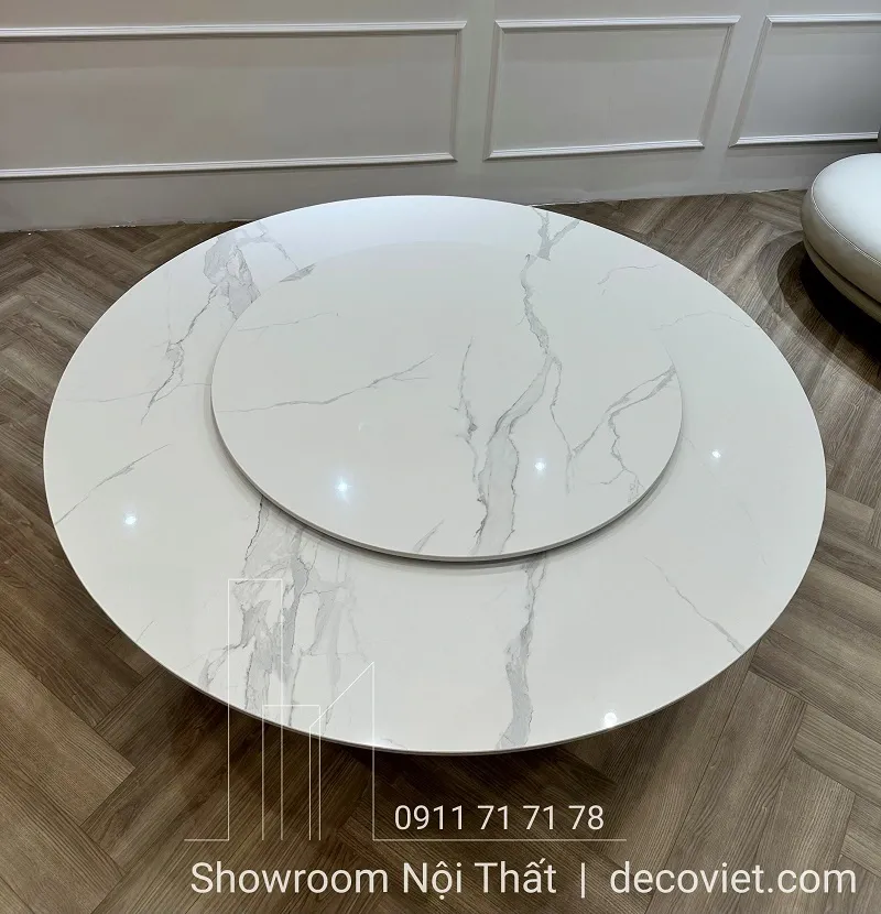 Bộ bàn ăn tròn 10 ghế mặt đá trong phòng ăn rộng, thể hiện sự sang trọng