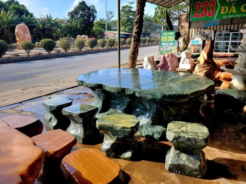 Kích thước của các bộ bàn ghế đá thường thay đổi tùy vào nhu cầu khách hàng