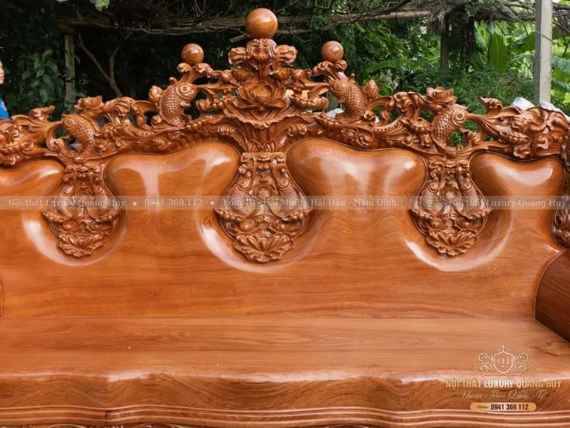 Bộ bàn ghế gỗ hoàng gia Cá Chép Vượt Long Môn được chạm khắc tinh xảo