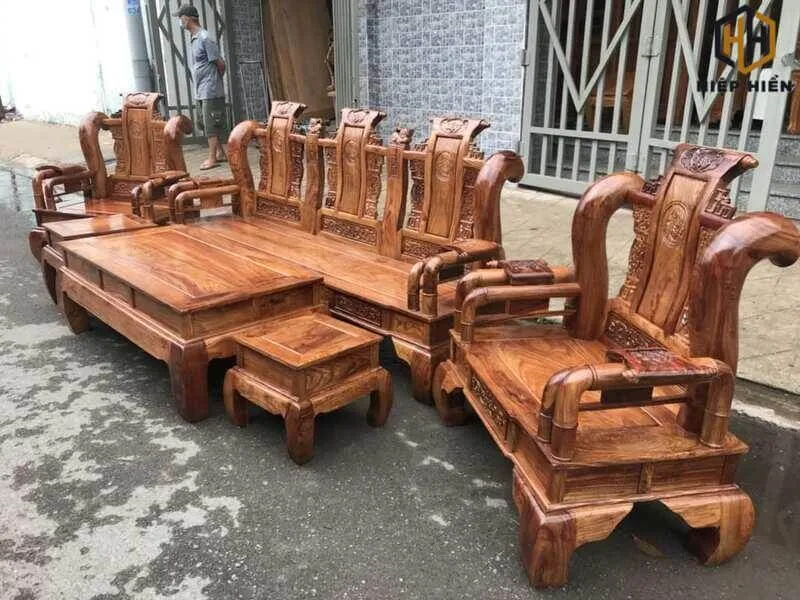 Đặc điểm vân gỗ của bộ bàn ghế gỗ hương tự nhiên quý hiếm