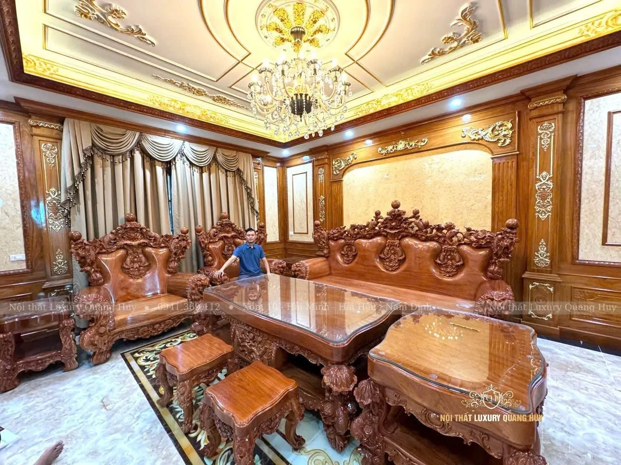 bộ bàn ghế hoàng gia nguyên khối gỗ gõ đỏ với thiết kế chạm khắc tinh tế