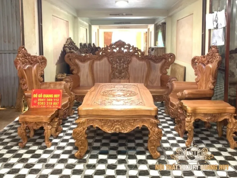Mẫu bàn ghế gỗ cao cấp có tựa lưng chạm khắc tinh xảo