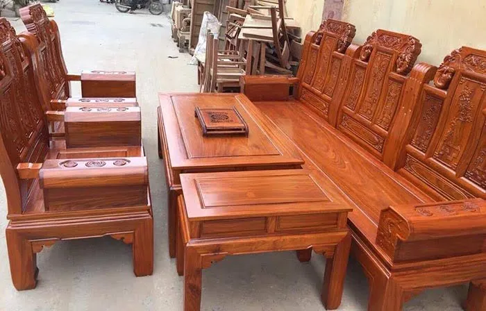 Bộ bàn ghế sa lông gỗ Gõ Đỏ với đệm da cao cấp