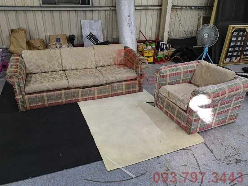 Ghế sofa cũ nhà chị Thu quận 2 cần bọc lại