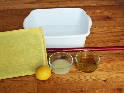 Mẹo cách vệ sinh bàn ghế gỗ hiệu quả với dung dịch chanh và giấm tự nhiên