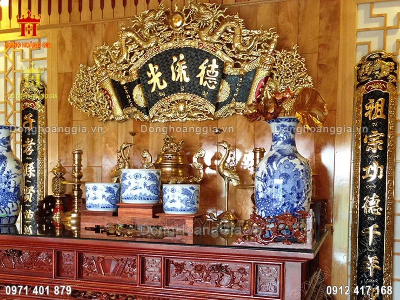 Cách bày bộ đỉnh đồng tam sự và ngũ sự trên bàn thờ gia tiên