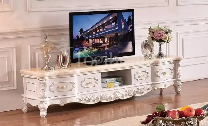 Nguyên tắc chọn bình hoa hài hòa với kệ tivi