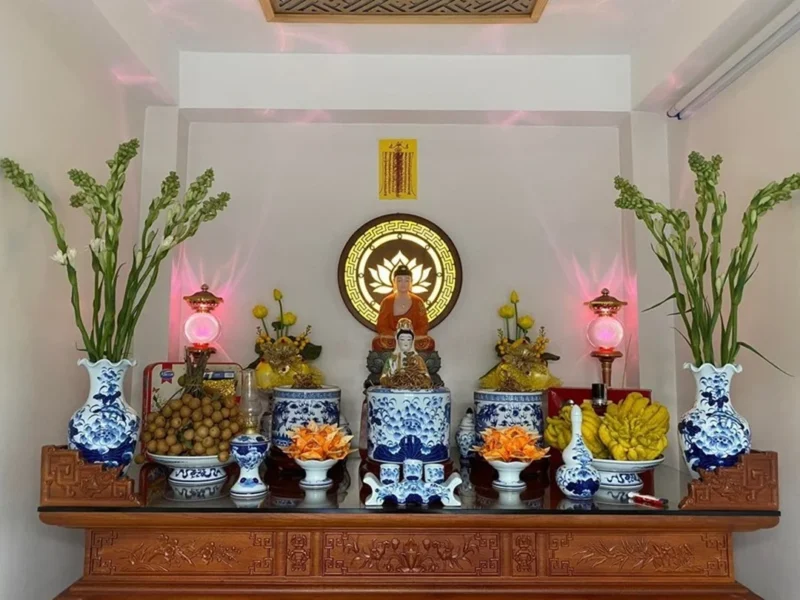 cách trang trí bàn thờ gia tiên đẹp trong không gian hiện đại