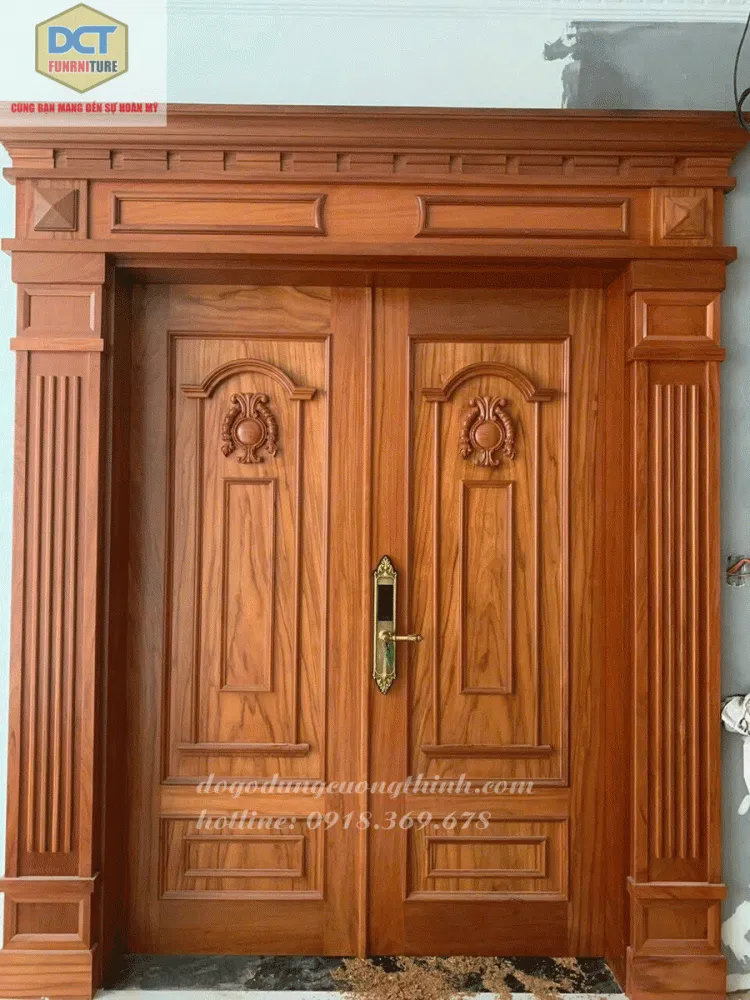 bo-cua-chinh-go-co-do-tan-co-dien