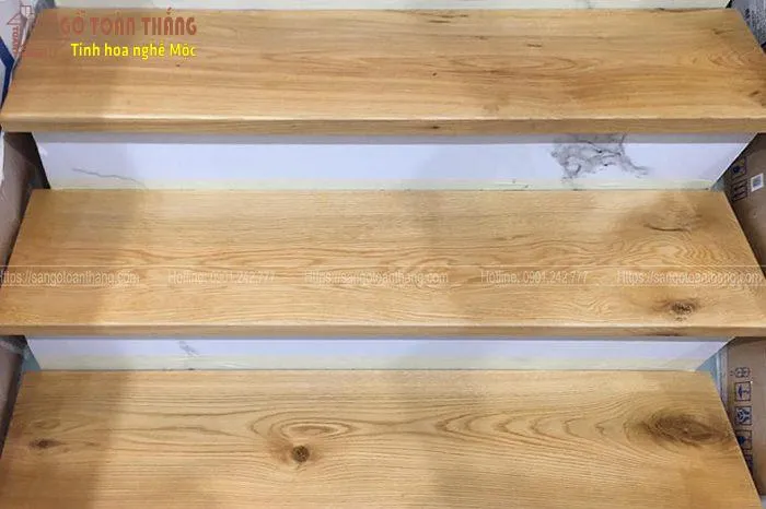 Mặt bậc cầu thang gỗ Tần Bì Ash