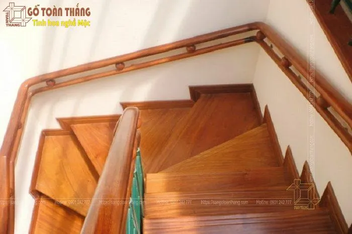 Mặt bậc cầu thang gỗ Căm xe