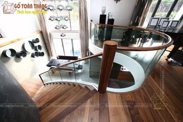 Mặt bậc cầu thang gỗ Óc Chó