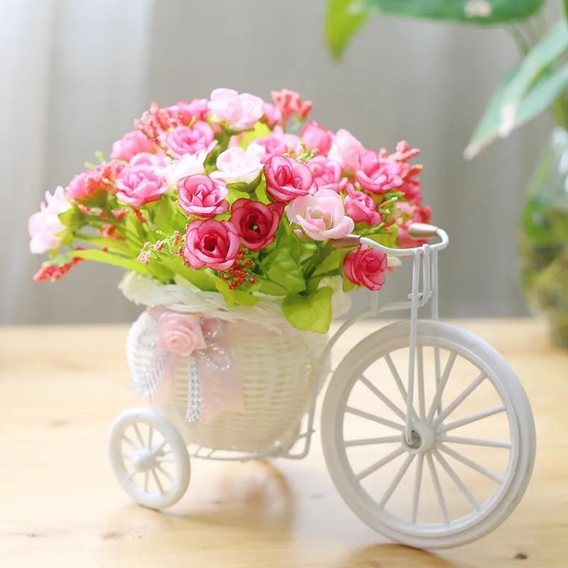 Xe đạp chở hoa trang trí làm quà tặng