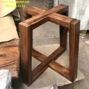 Chân bàn tròn chữ thập bằng gỗ me tây.