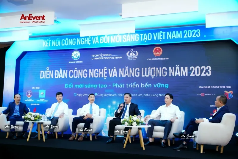 Cho thuê bàn ghế VIP sofa