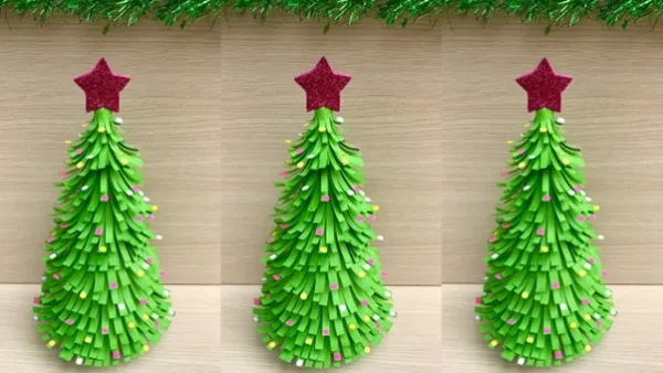 Chuẩn bị nguyên liệu làm cây thông bằng giấy