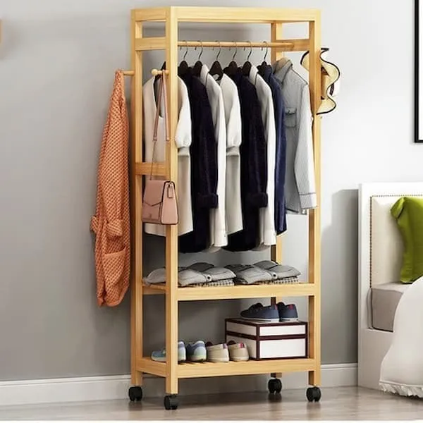 Mẫu giá treo quần áo gỗ có thiết kế bền chắc hiện đại