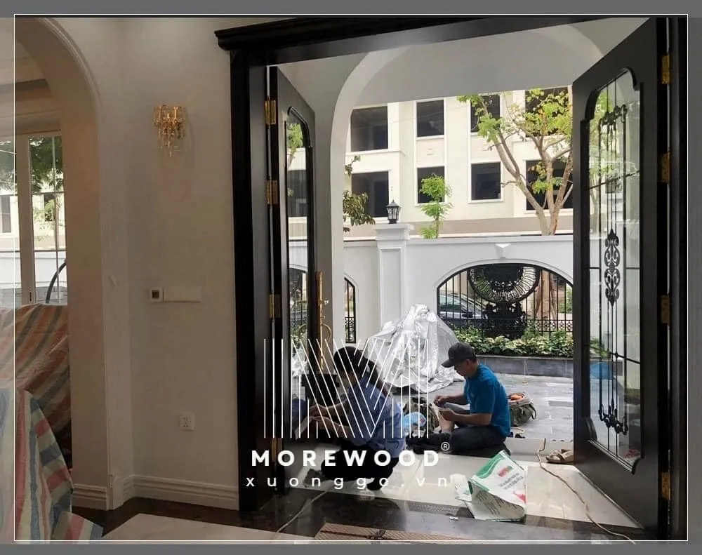 Lựa chọn cửa gỗ cần chú ý đến chất liệu và phụ kiện để đảm bảo độ bền lâu dài