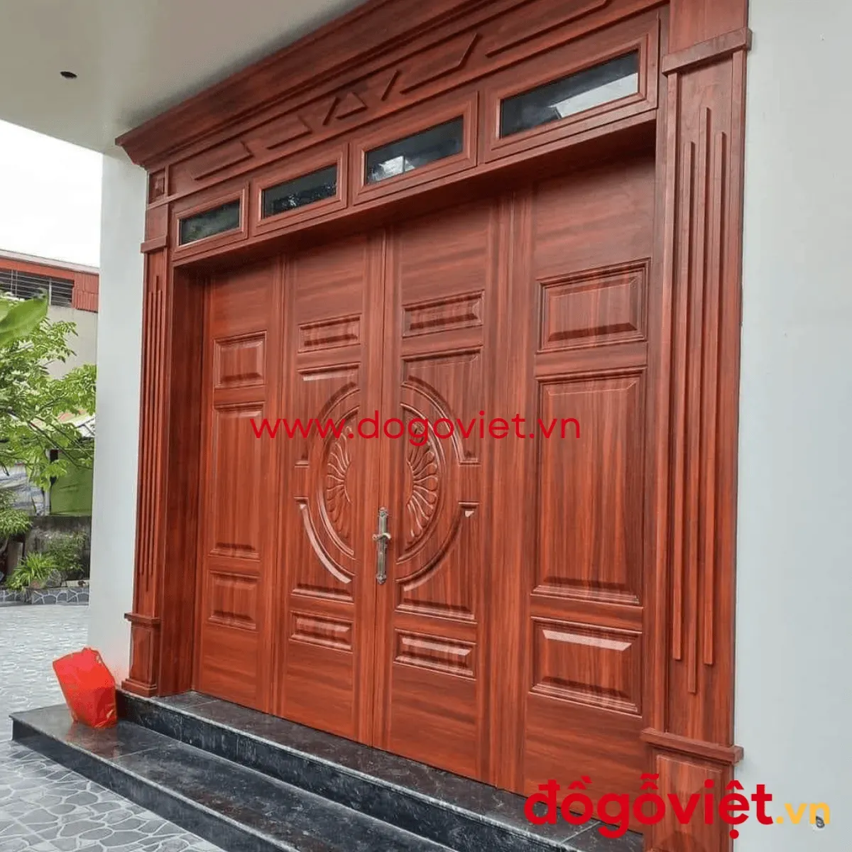 Cửa 4 cánh gỗ tự nhiên cấu trúc linh hoạt