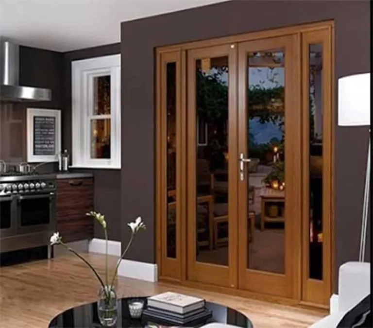 Cửa kính khung gỗ 2 cánh