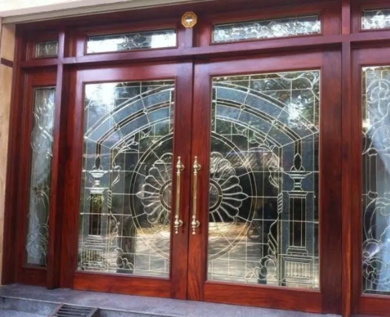 cửa kính khung gỗ hiện đại
