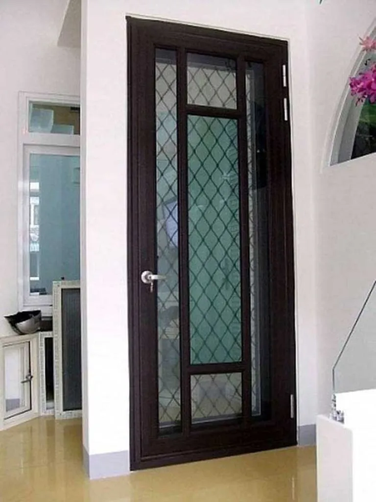cửa kính giả gỗ