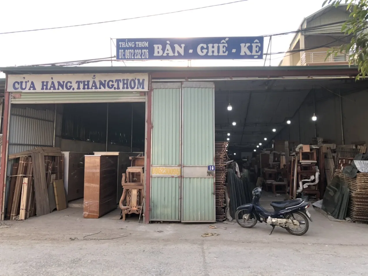 Các mẫu bàn ghế gỗ sồi có thiết kế đa dạng