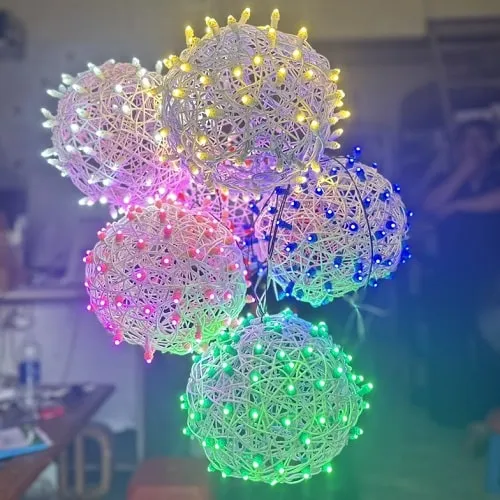 Đèn cầu mây thả cây trang trí sân vườn ngày Tết