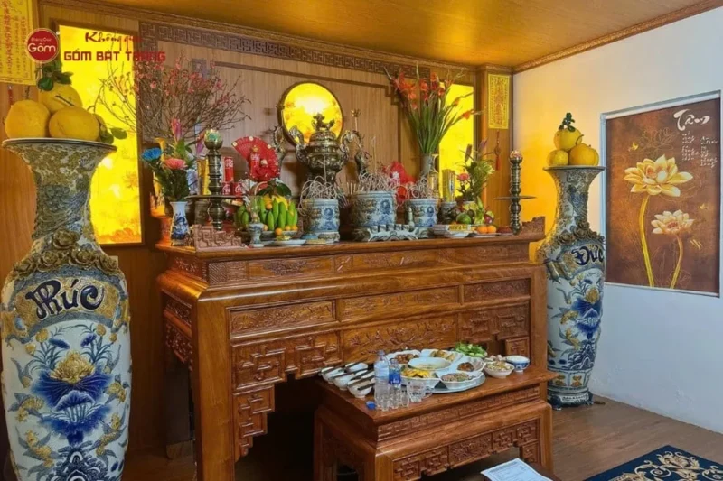 Đồ thờ Bát Tràng trong gia đình Việt