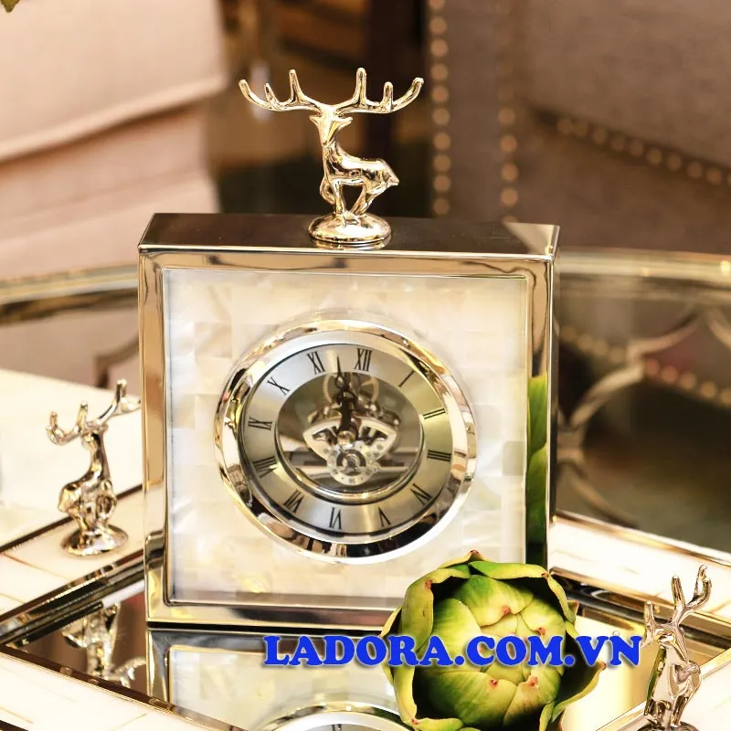Đồng hồ để bàn làm việc cao cấp