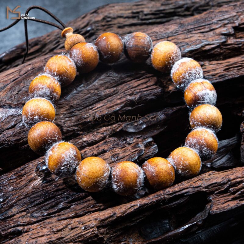 Vòng Tay Gỗ Hoàng Đàn Tuyết Lạng Sơn Cao Cấp Và Đẳng Cấp