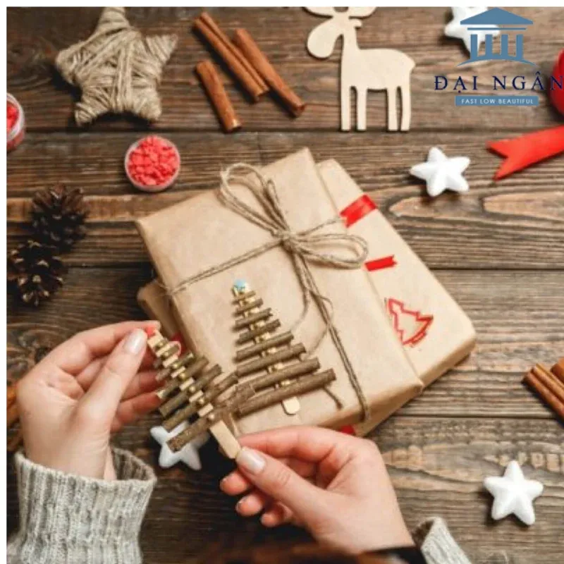 mẫu trang trí bàn học bằng giấy đơn giản nhất