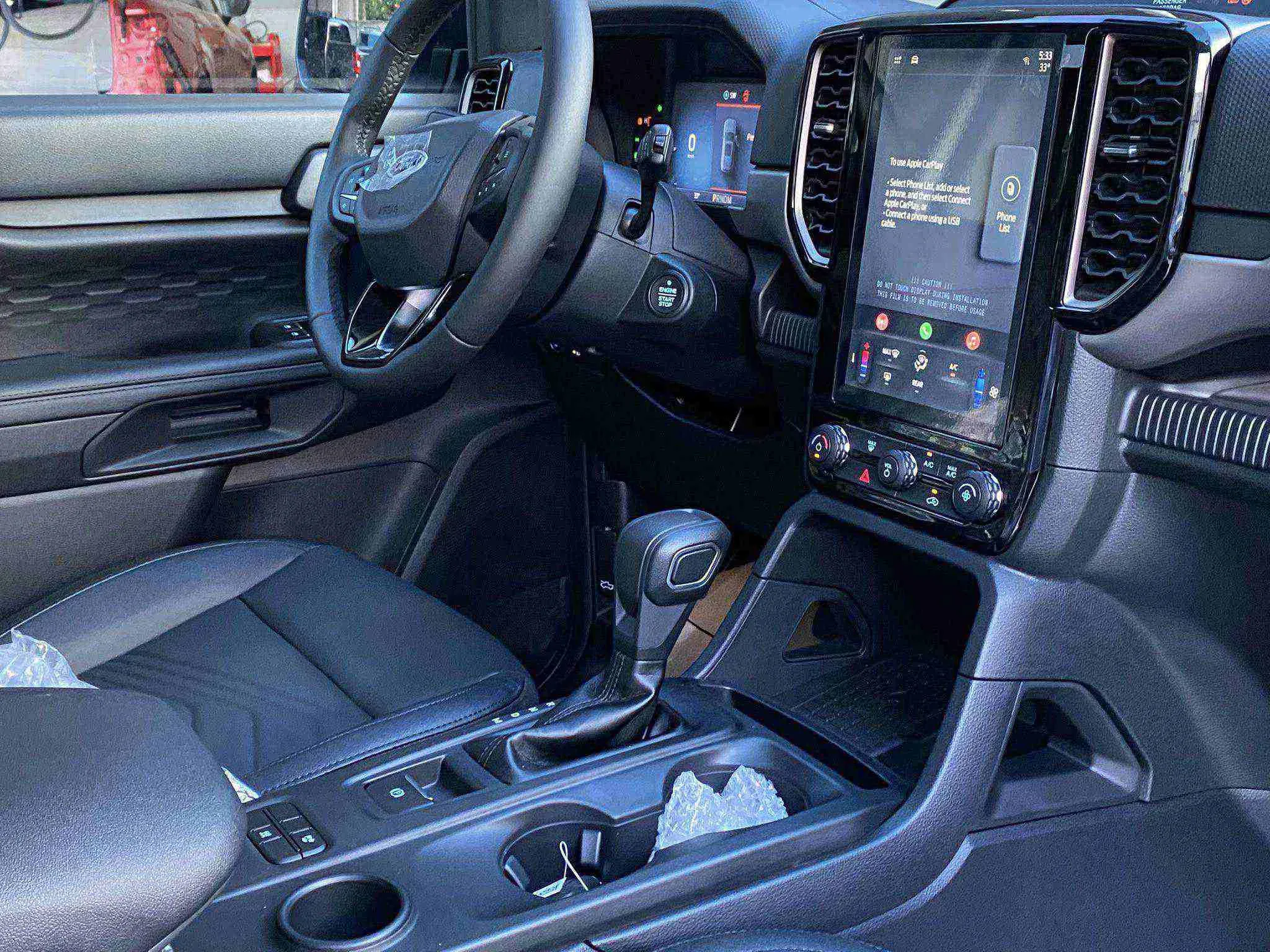 Nội thất Ford Everest Ambiente