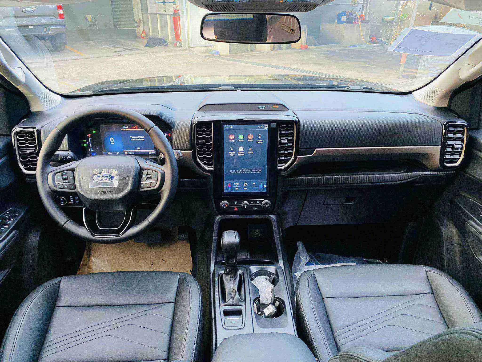 Nội thất Ford Everest Ambiente