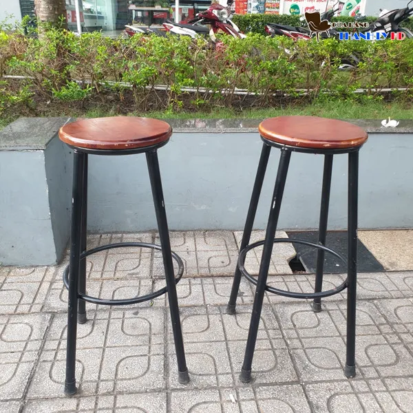 Ghế Bar Chân Sắt Cũ Mặt Gỗ, một sự kết hợp hoàn hảo của phong cách thanh lý bàn ghế gỗ cafe