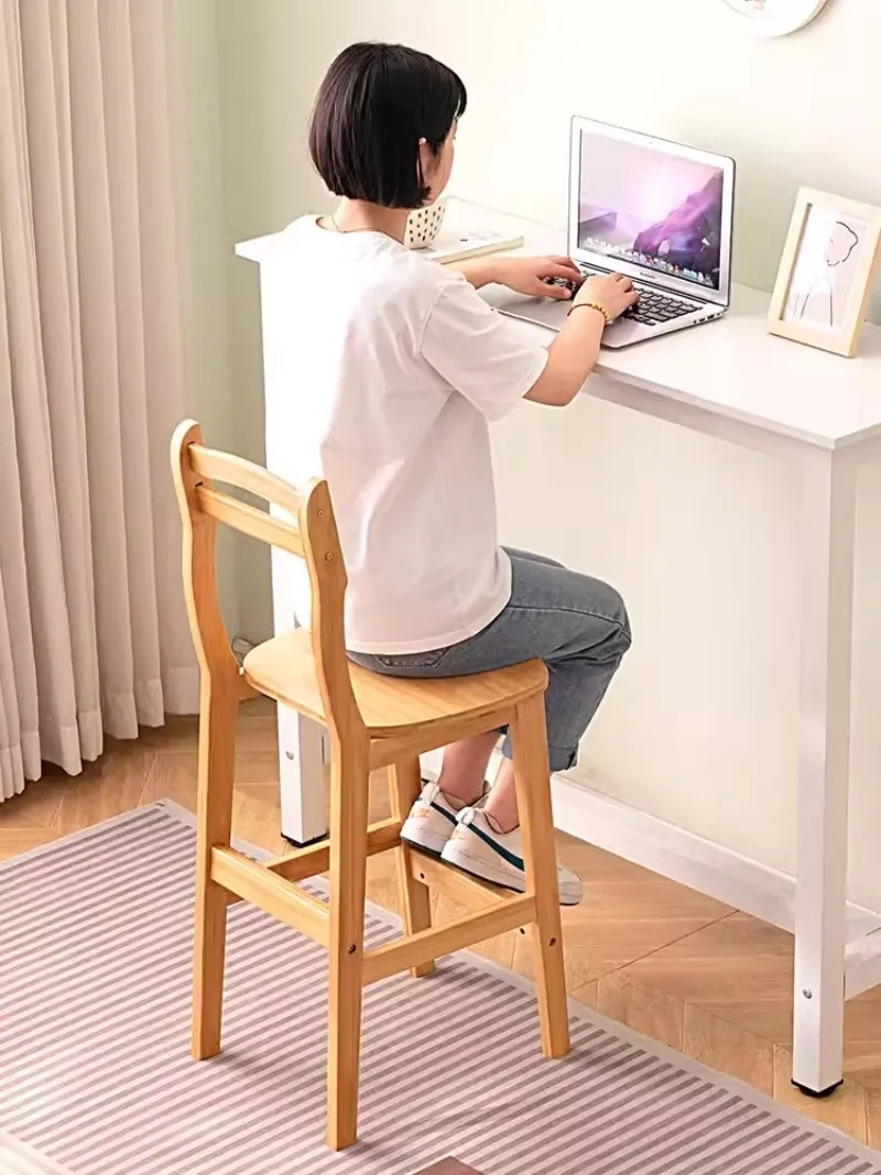 Thiết kế chân ghế vững chãi mang lại sự an toàn cho người sử dụng