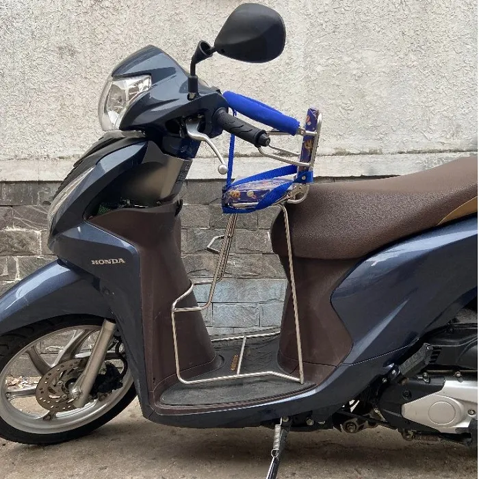 Ghế chở bé bằng xe máy Vision có vòng đai bảo vệ - Màu xanh