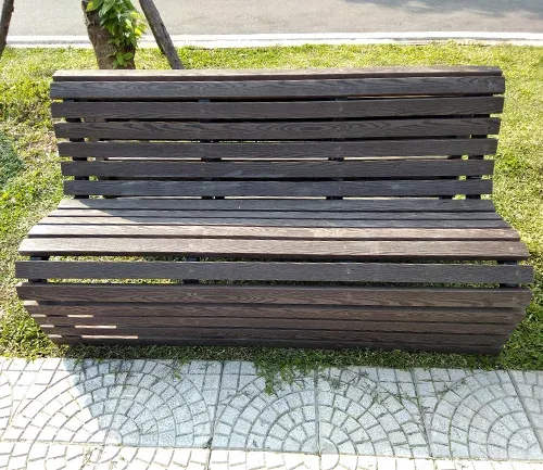 Ghế có tựa lưng gỗ nhựa