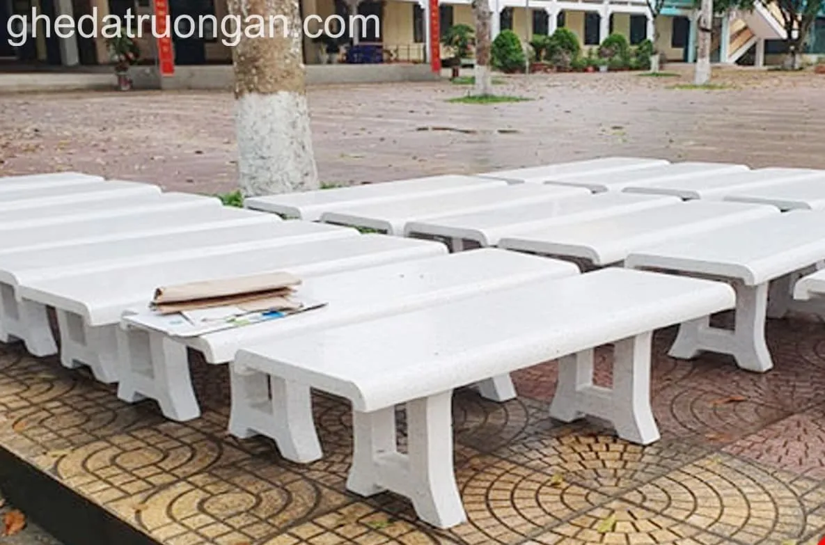 Ghế đá không tựa đã qua sử dụng: Phân biệt chất liệu và độ bền