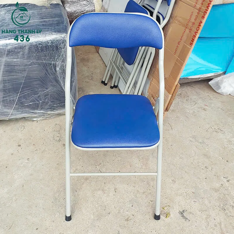 Ghế gấp học sinh cũ bọc nệm màu xanh, tiện lợi