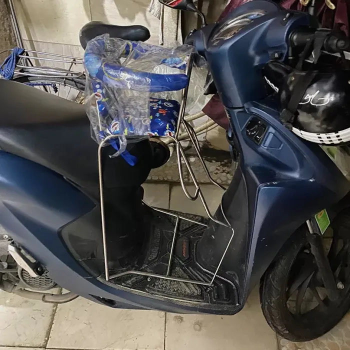 Ghế inox ngồi xe máy Vision cho bé 1 tuổi đến 3 tuổi - Màu xanh