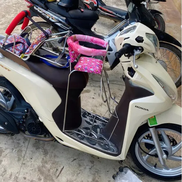 Ghế inox ngồi xe máy Vision cho bé 1 tuổi đến 3 tuổi