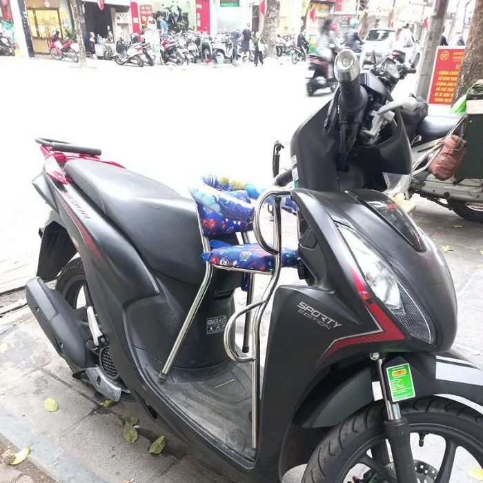 Ghế inox ngồi xe máy Vision cho bé