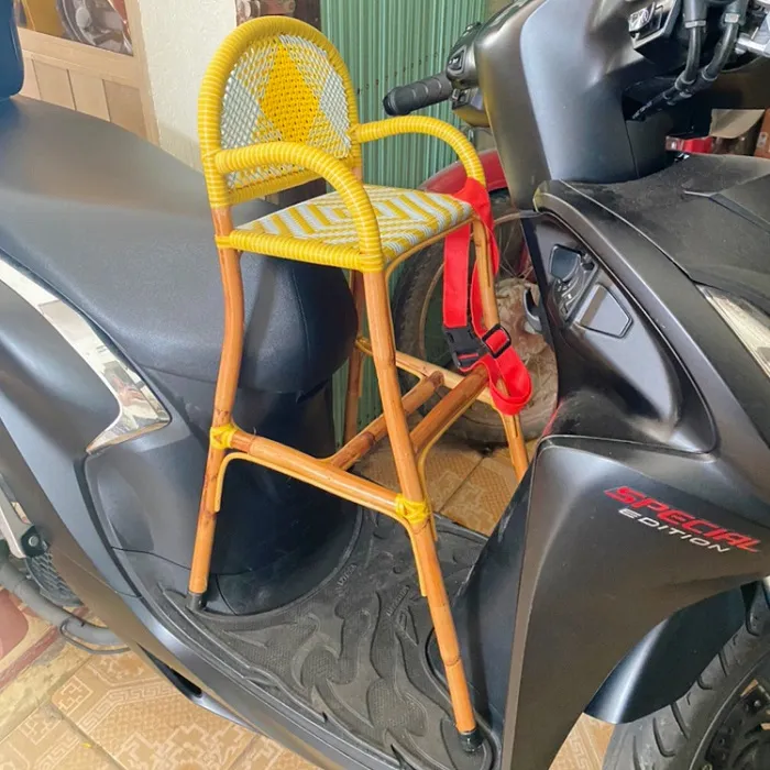 Ghế mây ngồi xe máy Vision cho bé